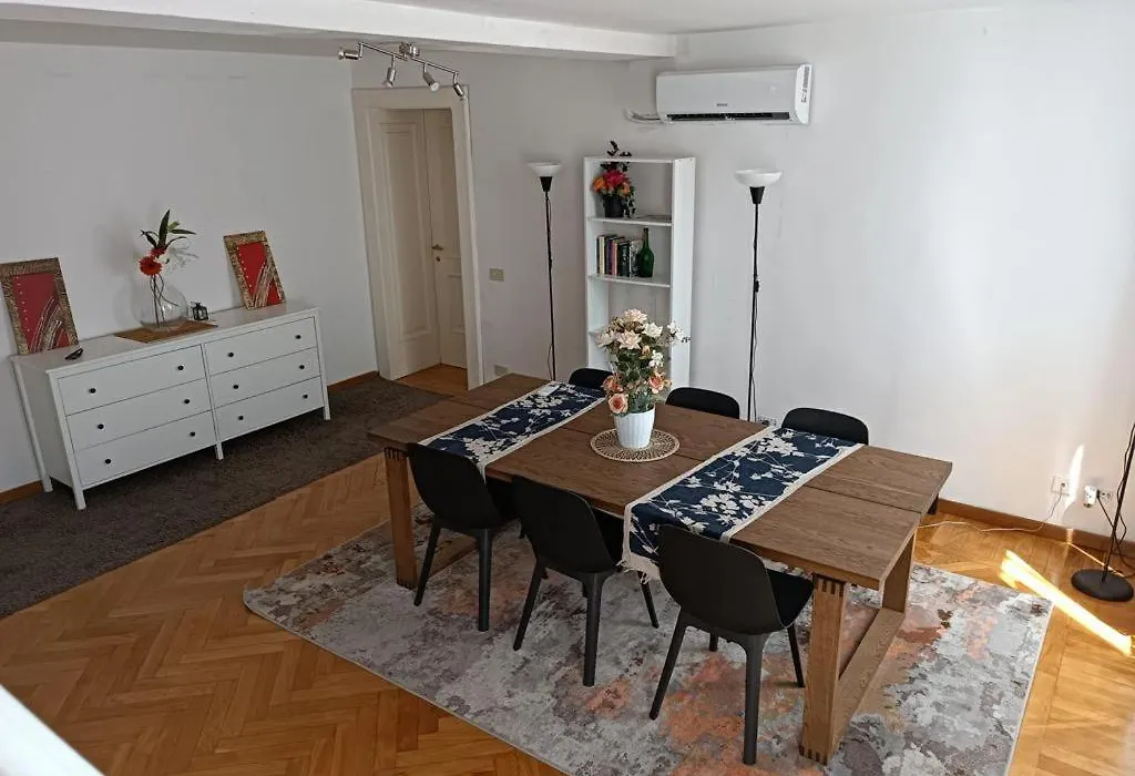 Coronari 45 apartment-1